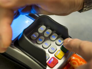 Dit is waarom Nederlanders meer betalen in de supermarkt dan Duitsers