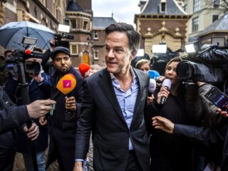 Mark Rutte sound-a-like vraagt een verzoekje aan