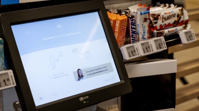 'Stel minimumleeftijd in voor werken bij zelfscankassa'
