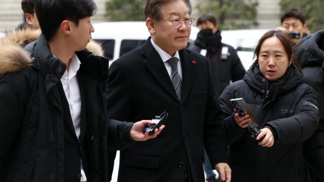 Aanval op oppositieleider in Zuid-Korea: politieke klimaat onder de loep